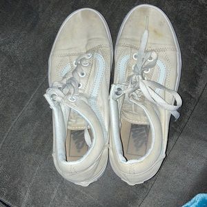 Used size 6.5 classics all white